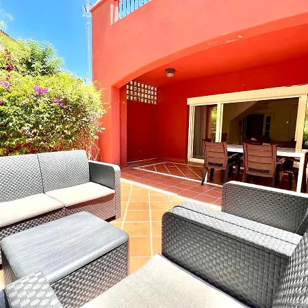 아파트 Spacious Golden Mile Townhouse